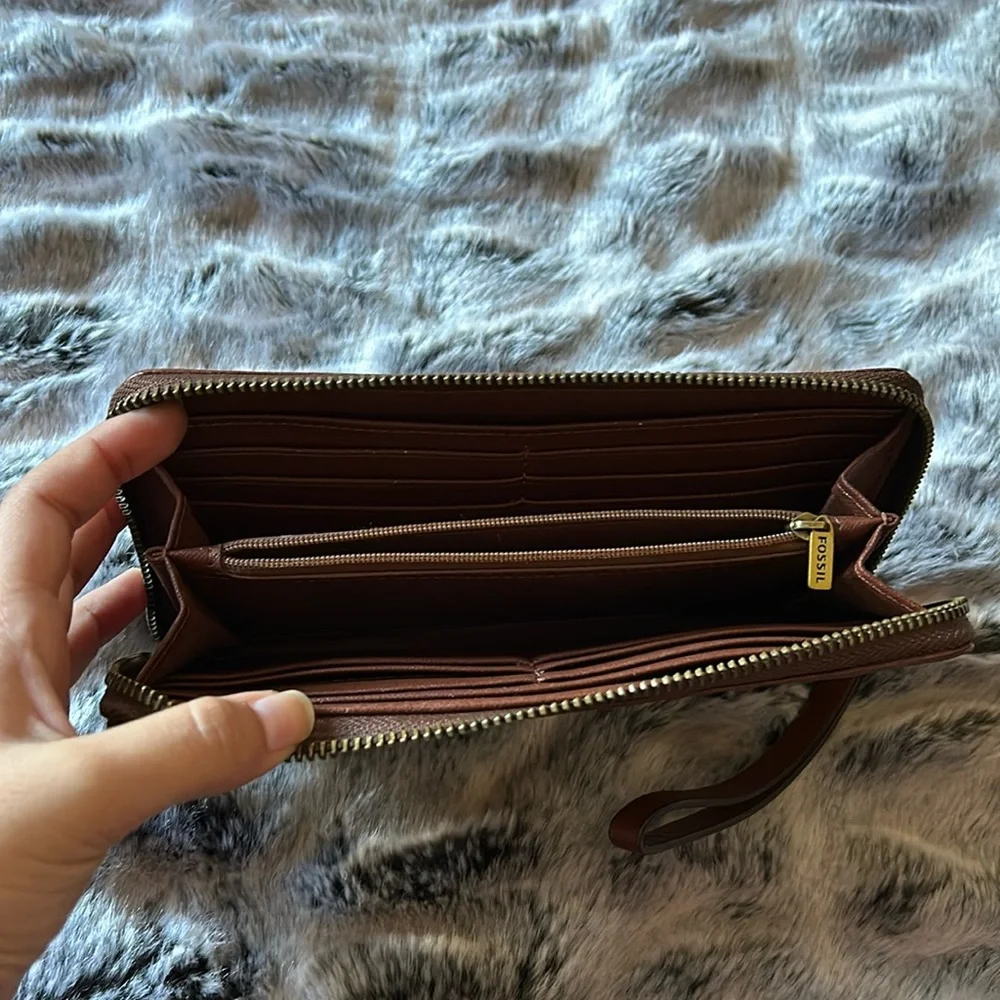 Fossil Leather Wallet - Picture 5 of 6